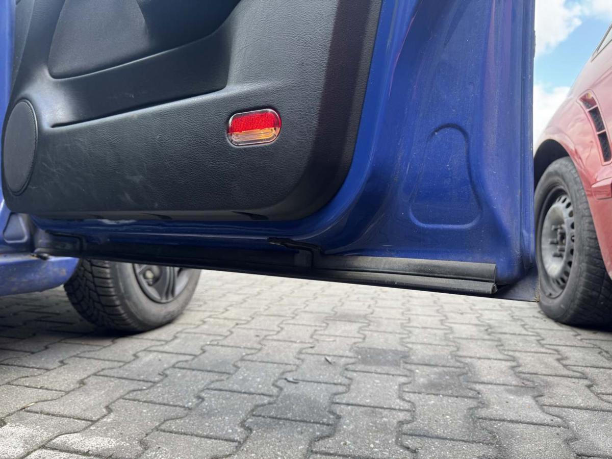 VW Golf 4 original T&uuml;r vorn rechts LA5C Surfblau 5-T&uuml;rer Rohbau Bj.2001
